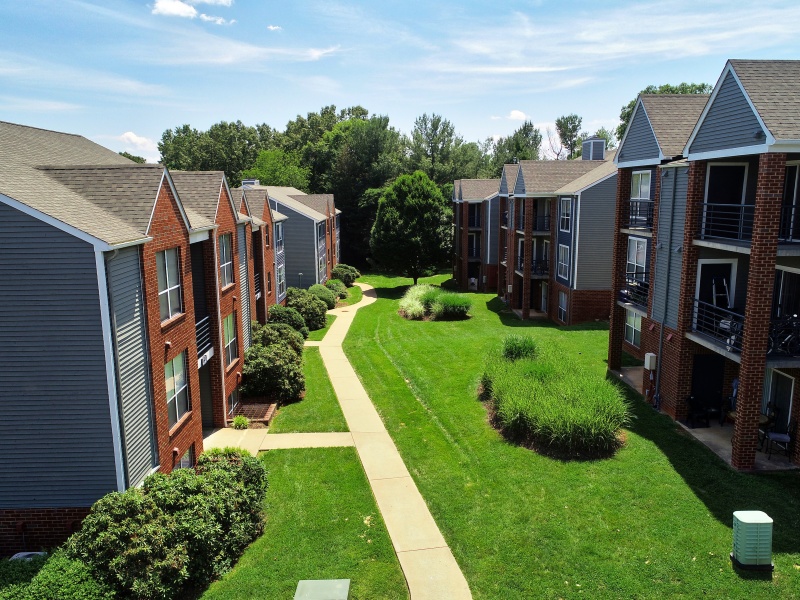 Barclay Place Walkway